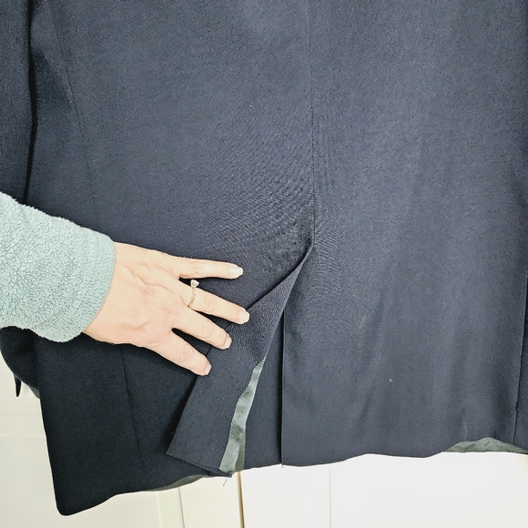 TravelSmith Men's Navy Blue Wool Blend Blazer Size 42L - Picture 7 of 16